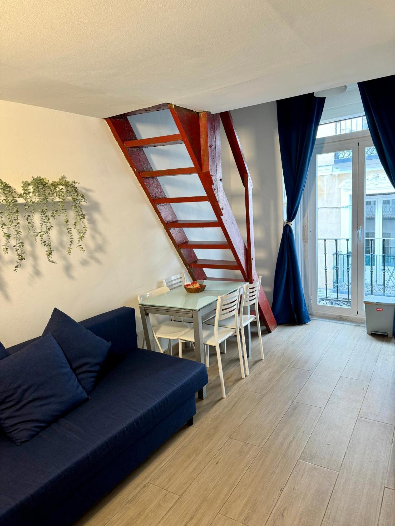 Cómodo y acogedor apartamento en Madrid Centro Exterior foto